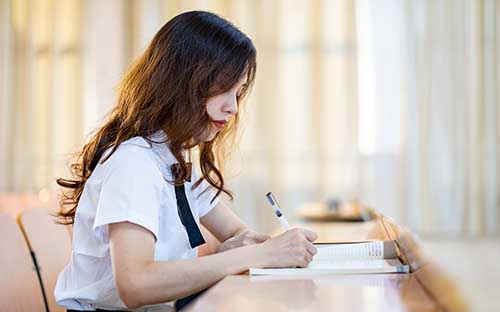 成人高考高起本醫(yī)學(xué)類考哪些？