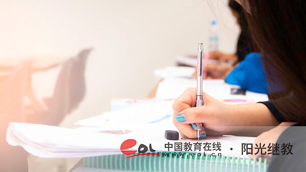 新疆成人高考專升本考哪幾門？怎么報(bào)名？