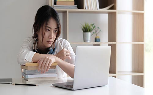 怎么報(bào)名A-level考試，A-level考試備考建議