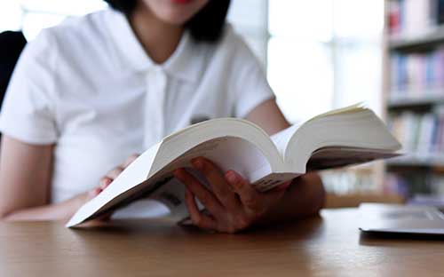 讀服裝設(shè)計哪個國家好，留學(xué)推薦哪些國家
