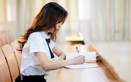 2+2國際本科是專升本嗎，兩者有什么區(qū)別