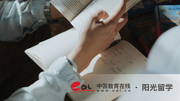 英國留學(xué)電影藝術(shù)比較好的大學(xué)，院校推薦