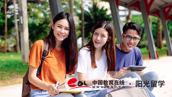 新加坡藝術(shù)策展專業(yè)本科留學(xué)費(fèi)用多少錢