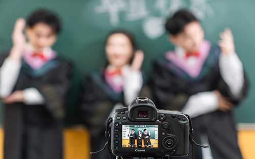 成人自考本科是幾月報(bào)名？考哪些內(nèi)容？