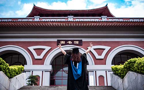 廣西自考的網(wǎng)上報(bào)名方式是什么？考試難不難？