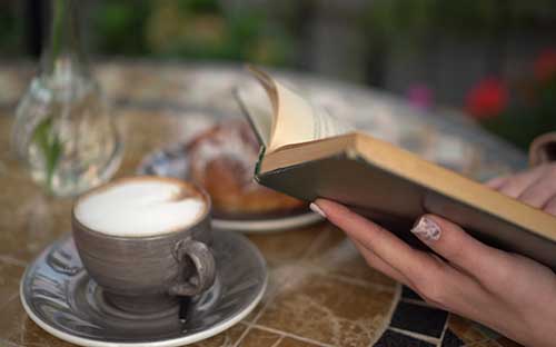 提升學(xué)歷有什么用處？英語(yǔ)考試難不難？