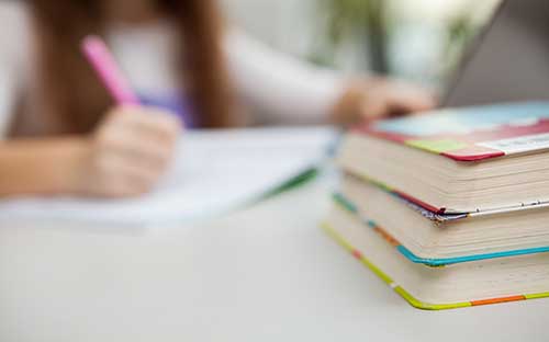 新生自考報名有什么條件？會卡通過率嗎？