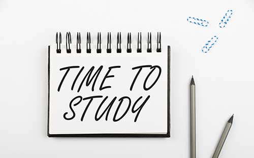 報(bào)名自考需要具備什么條件？容易通過(guò)的專業(yè)有嗎？