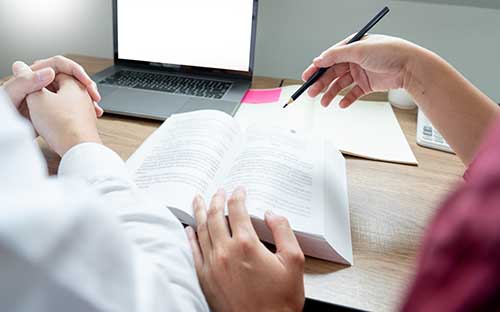 福建學(xué)歷提升外地人能報名嗎？成考報名材料有什么？