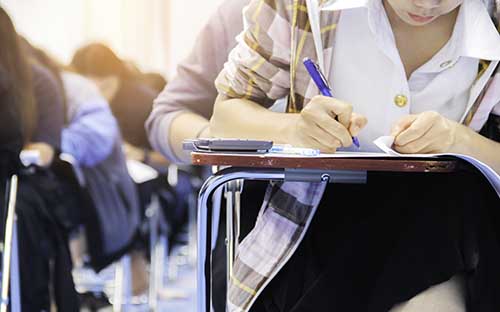 隴西縣自考報名的時間是多久？需要去學(xué)?？荚噯?？