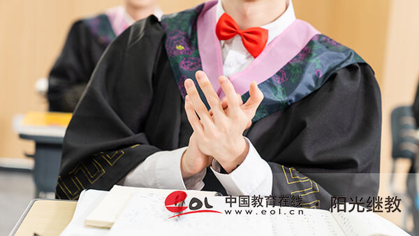 自考轉(zhuǎn)考如何辦理？成績也能一并轉(zhuǎn)嗎？